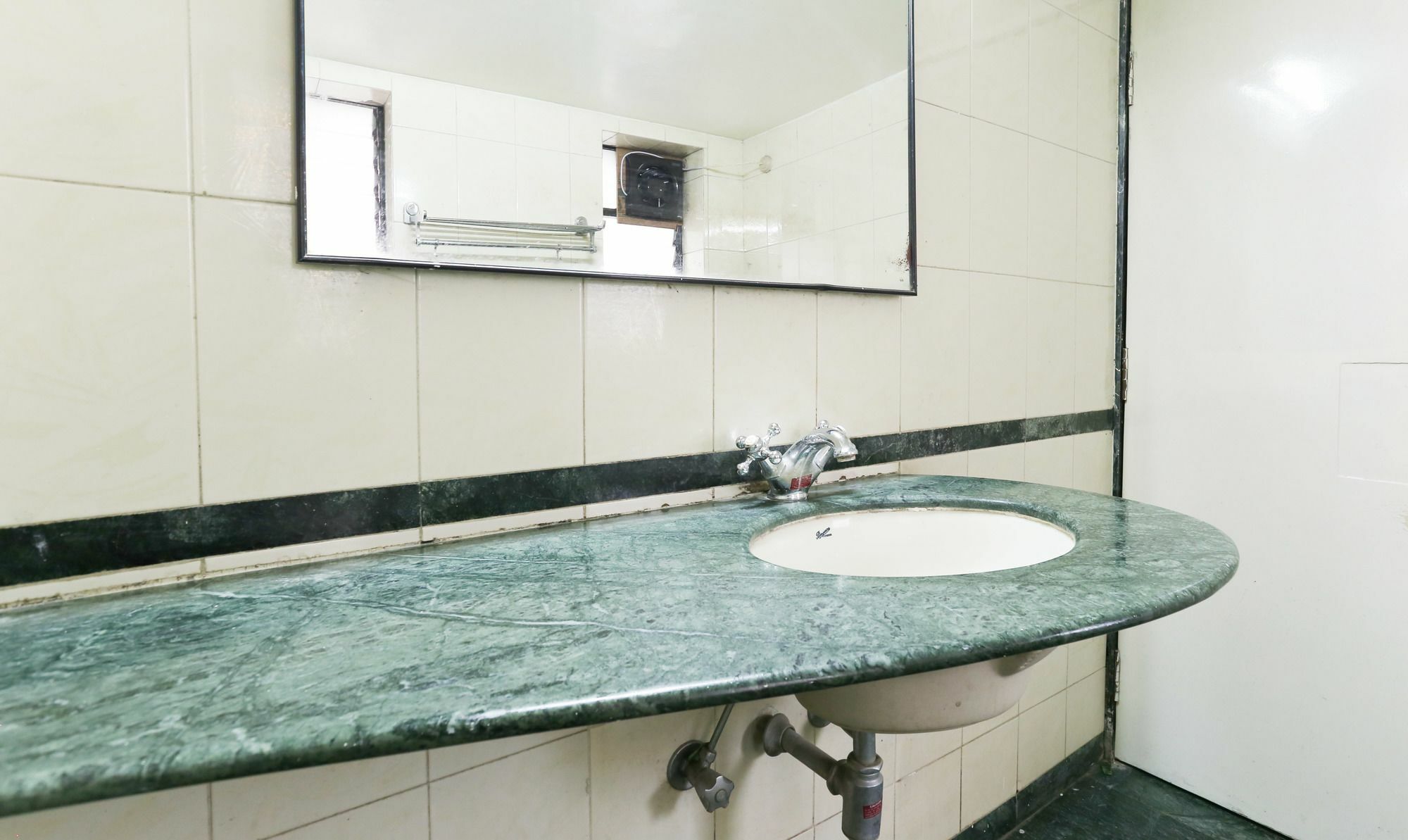 Itsy Hotels Hill View Ex Pune Exterior foto