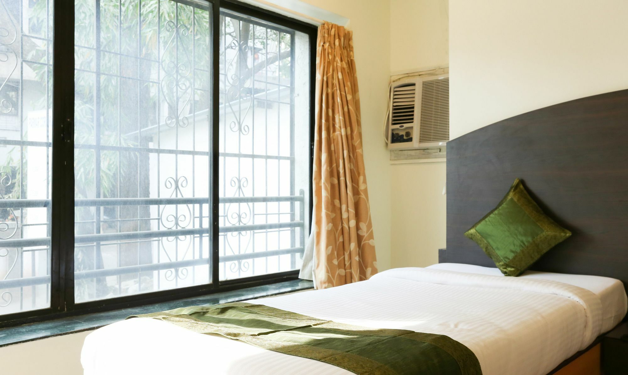 Itsy Hotels Hill View Ex Pune Exterior foto