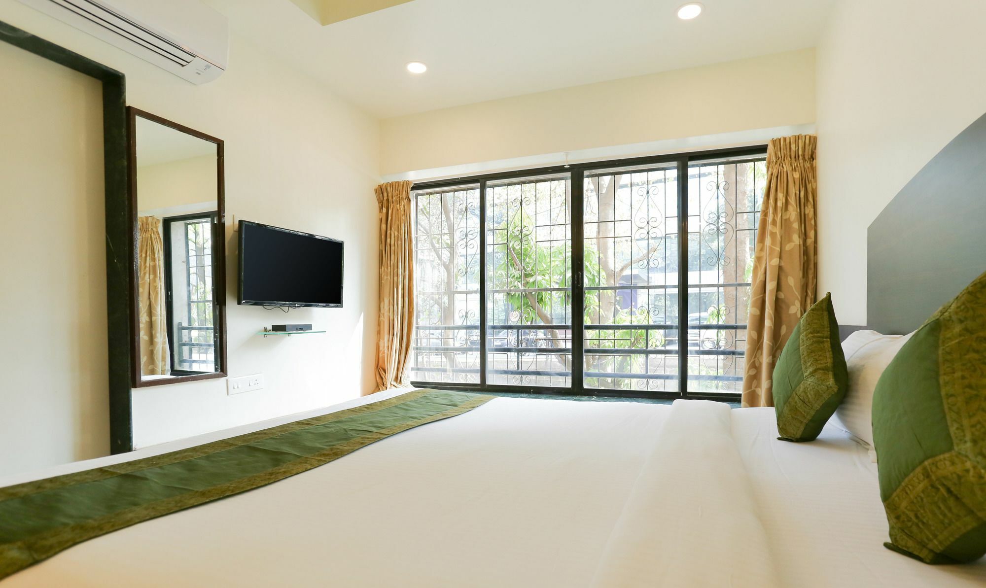 Itsy Hotels Hill View Ex Pune Exterior foto